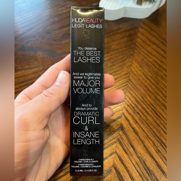 HUDA BEAUTY Other - Huda Beauty Legit Lashes in Very Vanta